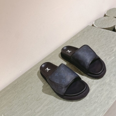 Louis Vuitton Slippers